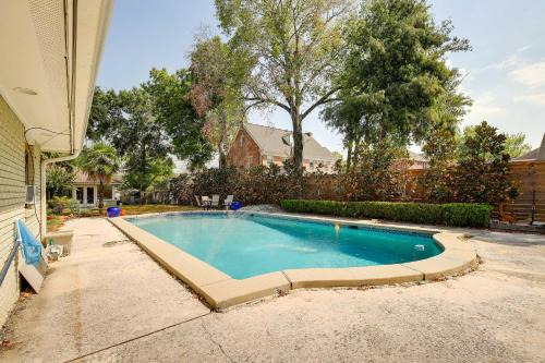 Riverside Terrace Apartment | Cozy Texas Studio with Pool Access Near TDECU Stadium