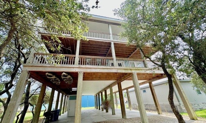 Port O Connor House | Texas Treehouse: Beachside Bliss with Ocean Views