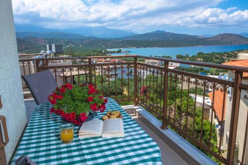 Istron Apartment | Oceanfront Retreat at Théa - Guest Rated 9.8/10