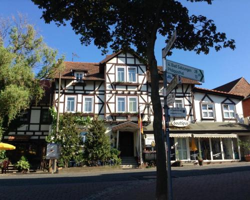 Heringen Hotel | Comfortable Thüringer Hof: Pet-Friendly with Breakfast Options
