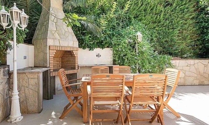Cap de Salou House | Guest Rated 10/10: TH01 Holiday House near Port Aventura