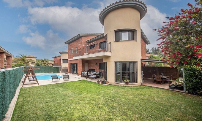 Tarragona Villa | TH136 Villa Sant Ramon with garden and pool