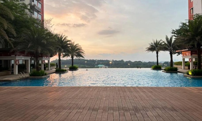 Usj 21 Apartment | Stylish THA Homestay with Pool and Family-Friendly Amenities