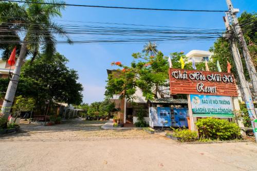 East Ham Tien Beach Resort | Relax at Thai Hoa Mui Ne Resort with Ocean View & Pool