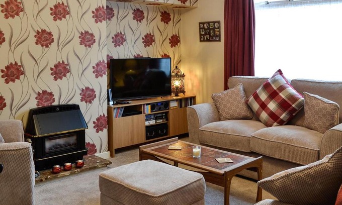 Banff House | Discover Thain House: 4-Star Family and Pet-Friendly Stay
