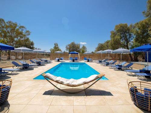 Kimolos Hotel | Discover Thalasea Kimolos: Pet-Friendly Getaway with Pool