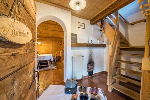 Lagundo House | Family-Friendly Retreat at Thaler-hof Ferienhaus Lärchnhittl