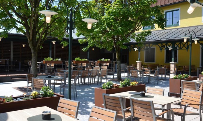 Kronstorf Hotel | Discover Thalinger Hof: Pet-Friendly and Family-Oriented Stay