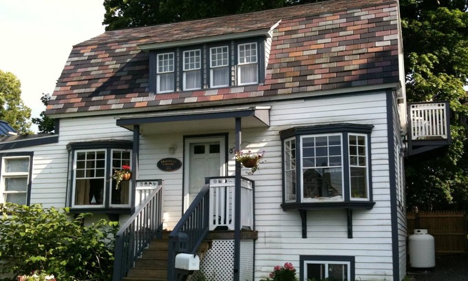 Bar Harbor Cottage | Romantic Hideaway at Thankful Cottage with Ocean Views