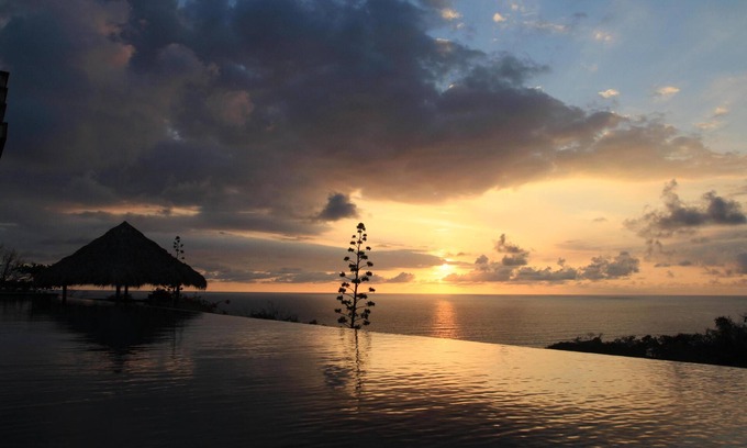 Mal Pais Villa | Exclusive Boutique Villa with Infinity Pool and Ocean Views