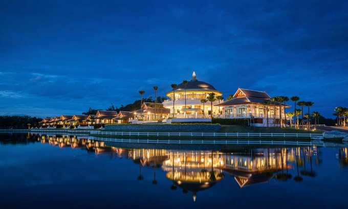 Nong Pa Khrang Hotel | Elegant Thantara Resort Chiang Mai with Oceanfront Pool