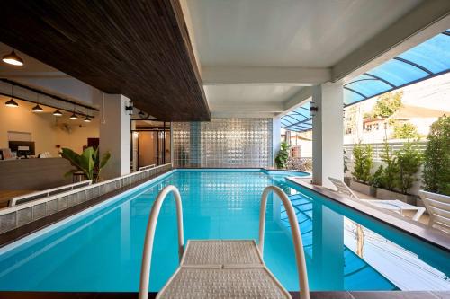 Thapae Hotel | Thapae Sixty Hotel: Family-Friendly Retreat with Pool Access