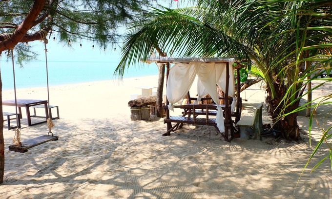 Tha Sala Hotel | Discover Tharadol Beach Resort with Ocean Views & Family Amenities