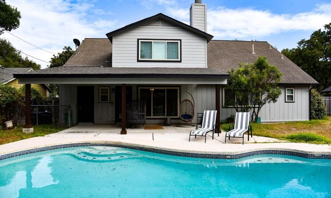 Round Rock House | Vibrant 70s House - Enjoy a Pool & Game Room Retreat