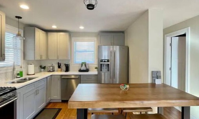 Stillwater House | Cozy That Cute BNB: 2-Bedroom with Ocean Views