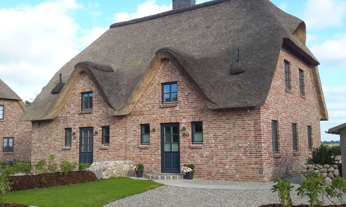 Tating House | Discover Oceanfront DHH at St. Peter Ording's Gates