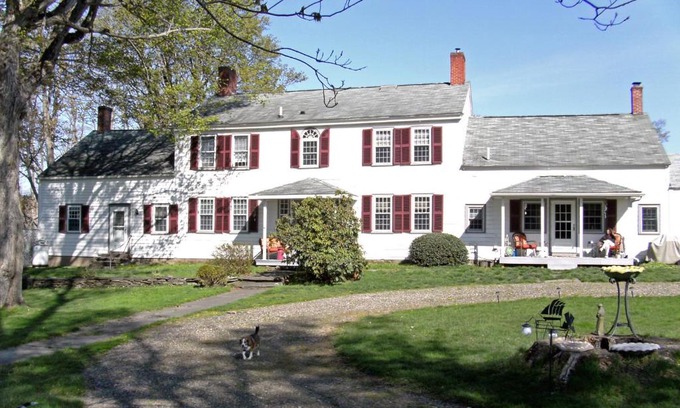 Greene Bed & Breakfast | Top-Rated 1810 Juliand House Bed & Breakfast Experience