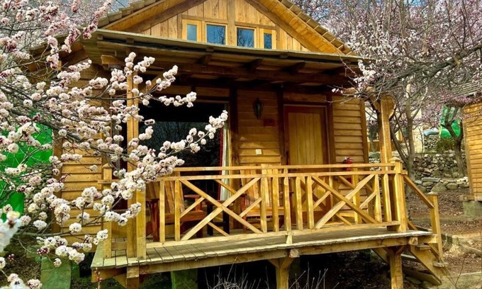 Hunza Hotel | Family-Friendly Escape at The 2 Magpies Hotel