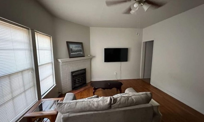 Wichita Falls Apartment | Budget-Friendly Stay at The 2408 Apartment F with Kitchen