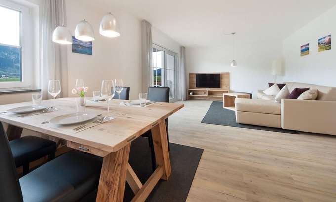 Schwangau Apartment | Comfortable 3-Room Apartment with Lake View and Spa