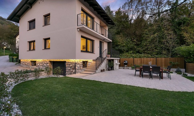 Lasko House | Explore a Boutique House in Peaceful Green Surroundings