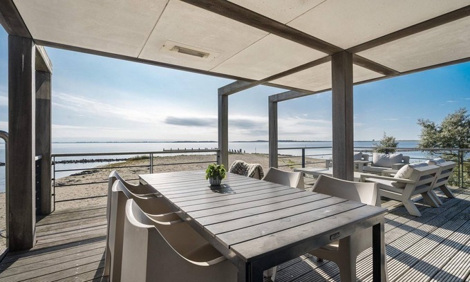 Ouddorp House | Waterfront Villa Super VIP: Ocean Views and Family-Friendly