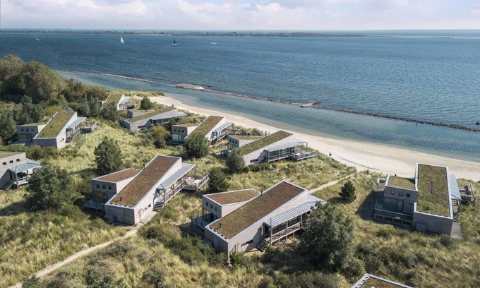 Ouddorp House | Family-Friendly Villa with Scenic Water Views & Kitchen