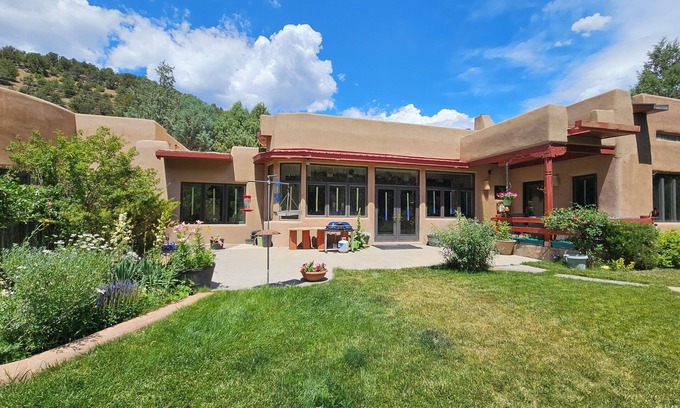 Taos House | Secluded 5-Star Compound with Spa & Pet-Friendly Amenities
