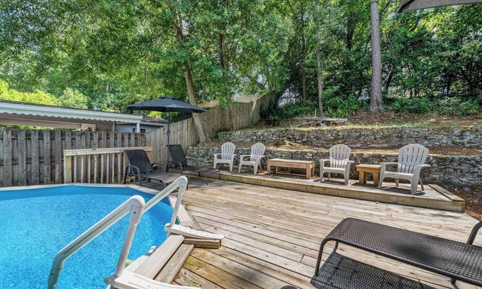 Columbus House | The 5-Star Oasis with Above-Ground Pool