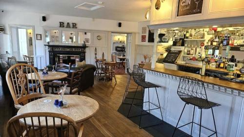 Buckfastleigh Hotel | Explore The Abbey Inn: Family & Pet Friendly Escape