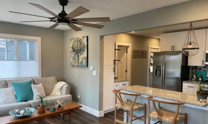 Village of Lakewood House | Guest Rated 10/10: The Acorn @ Oaks on The Fox Retreat