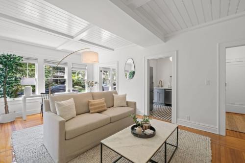 Hyde Park Apartment | Cozy Adaline Room #6 - Pet-Friendly Hyde Park Retreat