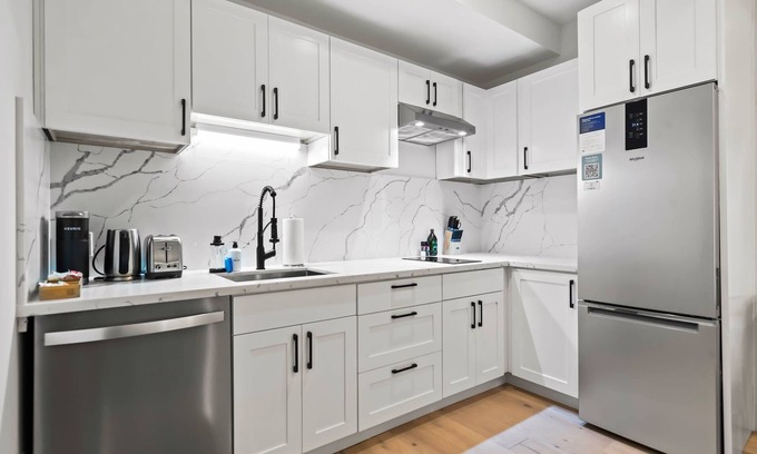 Pacific Heights Apartment | Discover The Addison by Kasa | Cozy Queen Studio Retreat
