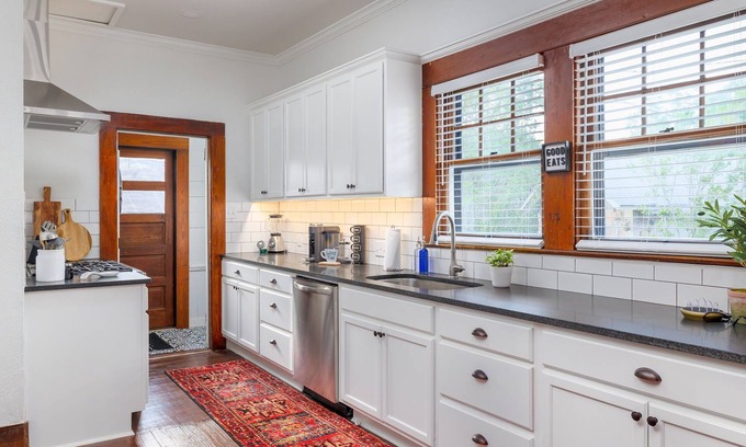 Georgetown House | Experience The Adeline House of Georgetown: Ocean Views & Spa