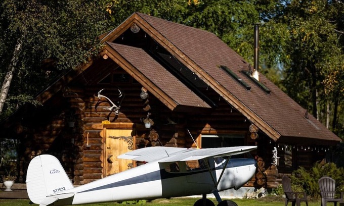 Talkeetna House | Top-Rated Airstrip Cabin in Downtown Talkeetna Awaits