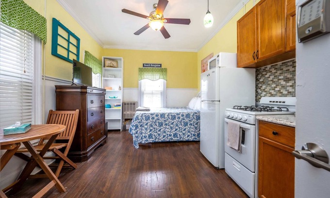 Ocean Grove Apartment | Pet-Friendly Studio at The Allenhurst - Guest Rated 10/10