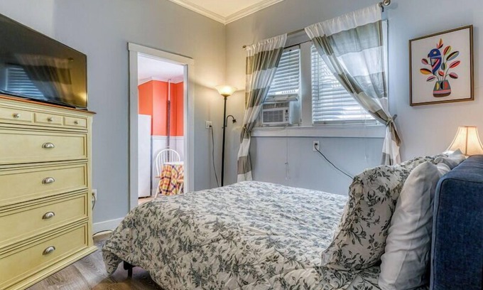 Ocean Grove Apartment | Cozy Allenhurst Beach Apartment #3 with Kitchen & Pet Access