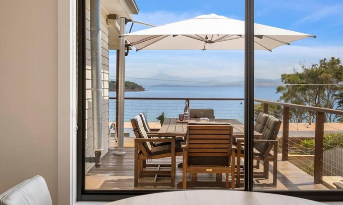 Alonnah House | Family-Friendly Getaway at The Alonnah Beach House