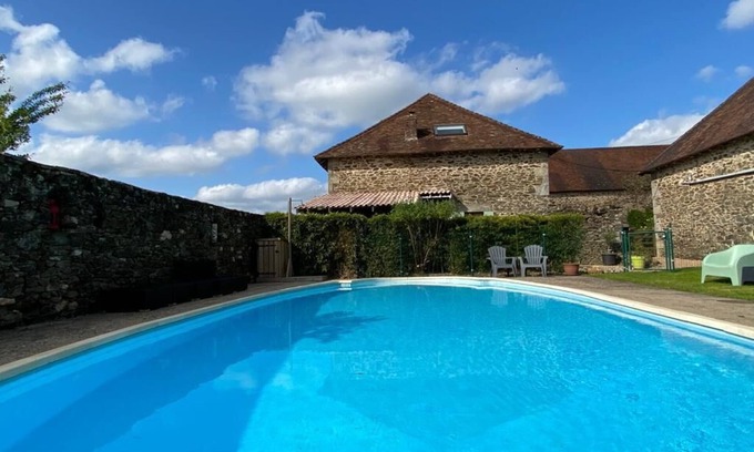 Chalais Bed & Breakfast | Enjoy Family-Friendly Comfort at The Alpaca B&B