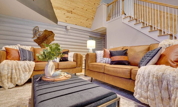 Duluth Cabin | Discover "The Alpine" Cabin: Top-Rated City Retreat