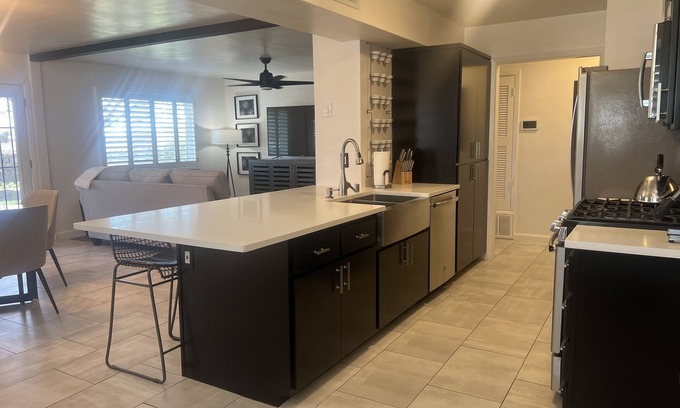 El Paso House | Stylish Alta Loft Near Whole Foods and Family Amenities