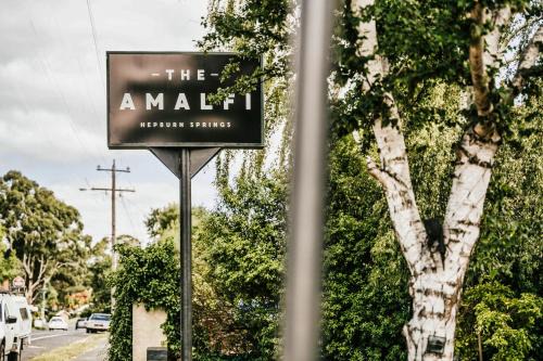 Hepburn Springs House | Discover The Amalfi: Family-Friendly 4-Star Getaway
