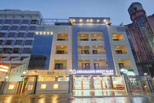Sayajiganj Hotel | Family-Friendly Stay at The Ambassador with Breakfast Included