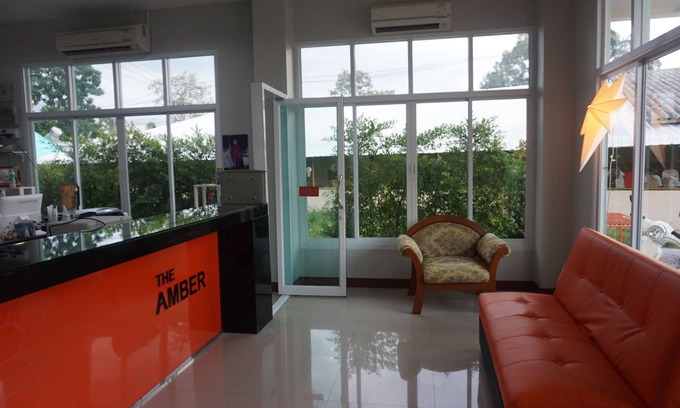 Roi Et Hotel | Quality Stay at The Amber Mansion - Child Friendly & Kitchen