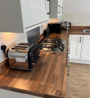 Sittingbourne House | Inviting American Style House - Family-Friendly Retreat