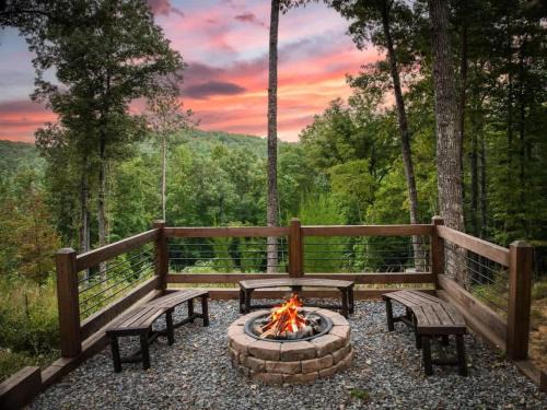 Blue Ridge House | The Americana - Stunning Mountainside Retreat