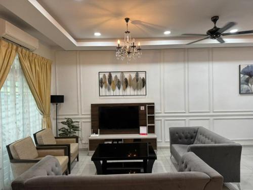 Jasin House | Family-Friendly Getaway at The Amore Homestay, Rated 9.2/10