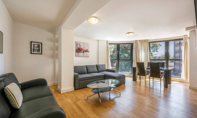 St. Pancras and Somers Town Apartment | Unique Stay at The Anarchist - Camden by Frankie Says