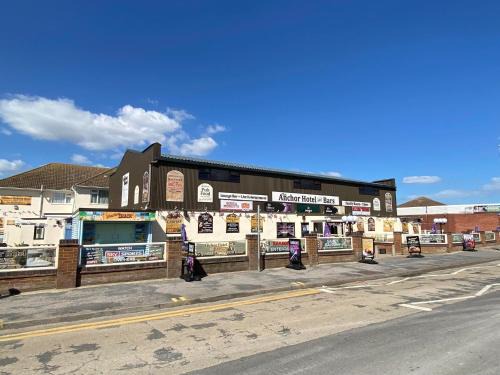 Skegness Hotel | Convenient Stay at The Anchor Hotel & Bars with Breakfast