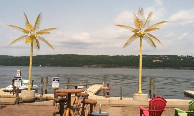 Watkins Glen Hotel | Welcoming Anchor Inn and Marina: Family-Friendly Escape